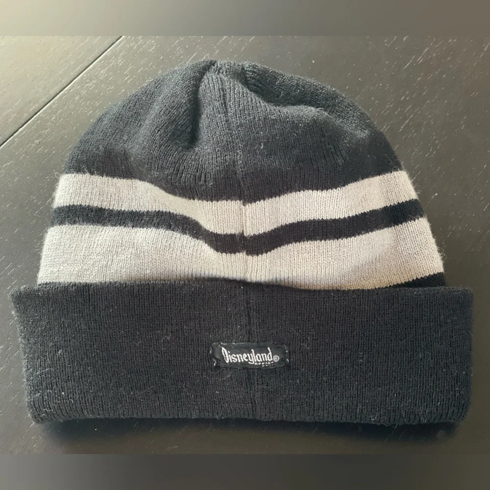 Disney Fleece Beanie Hat β Unisex Vintage βDβ Beanie - Picture 8 of 13